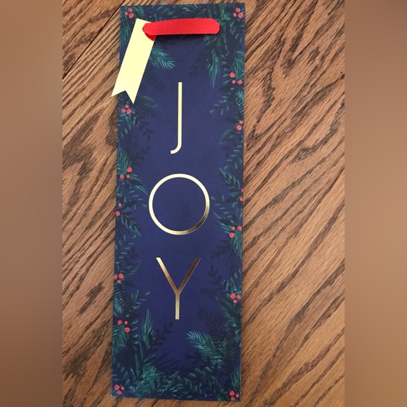 6 Holiday Wine/Bottle Gift Bags - Picture 3 of 7